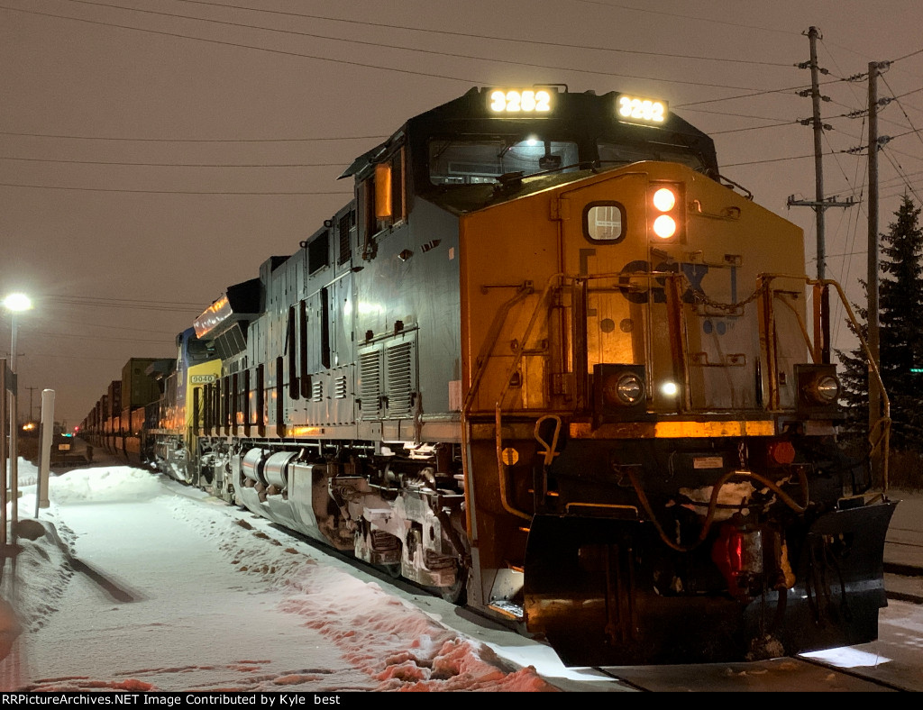 CSX 3252 on I010 